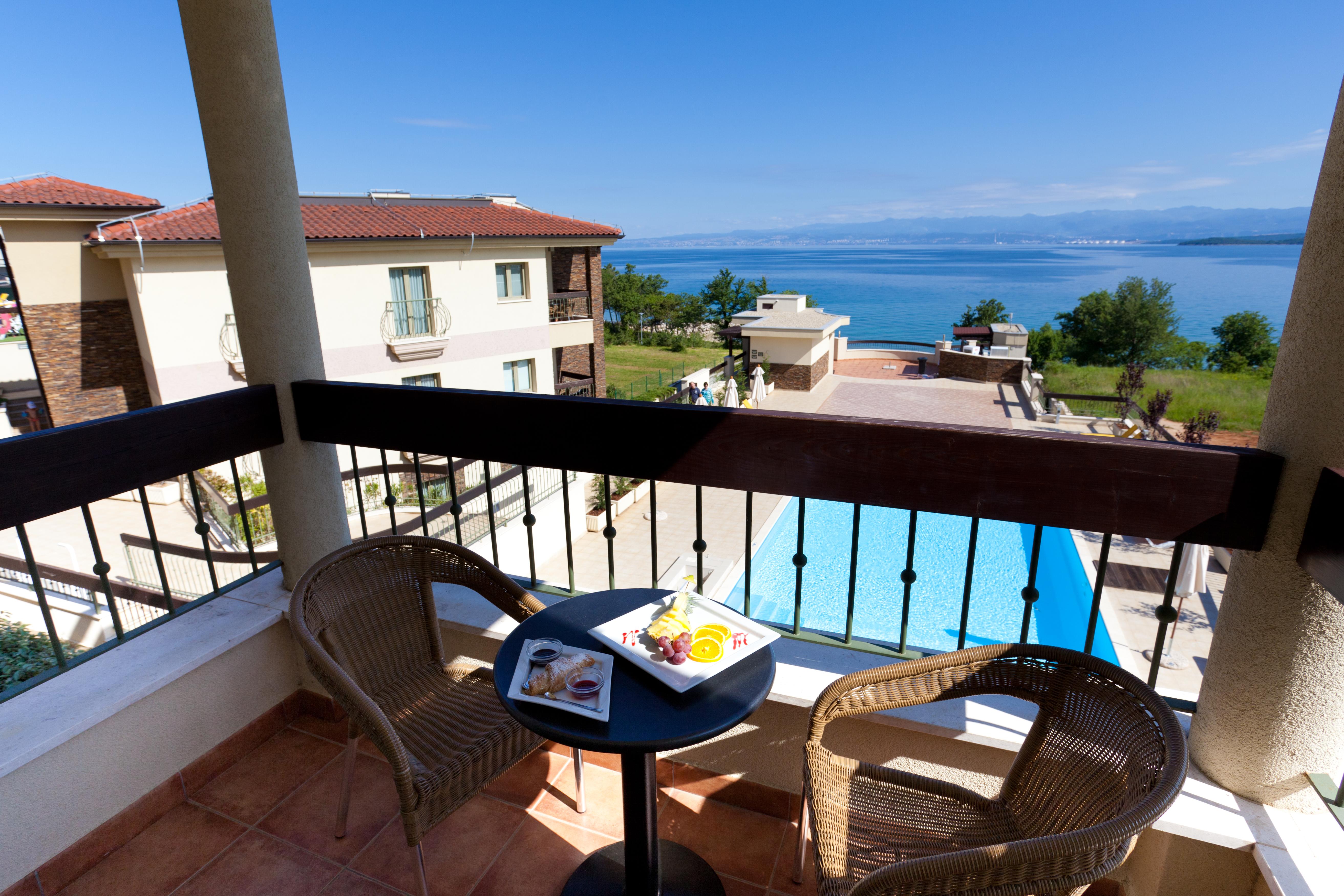 Blue Waves Resort Malinska Exterior foto