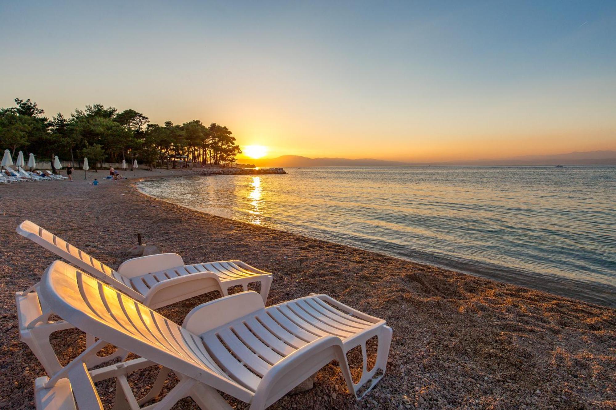 Blue Waves Resort Malinska Exterior foto
