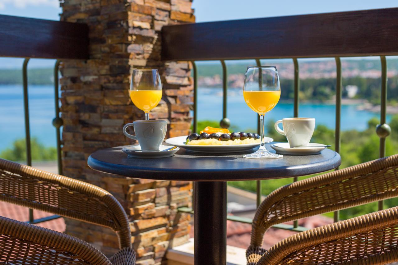Blue Waves Resort Malinska Exterior foto