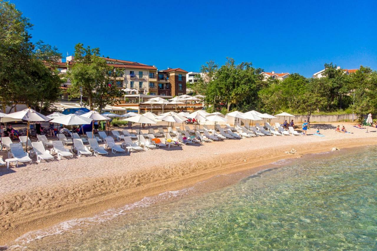 Blue Waves Resort Malinska Exterior foto